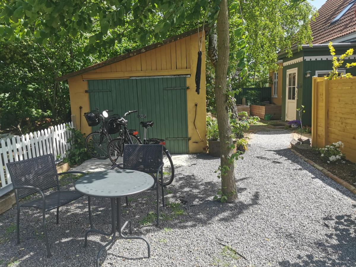 The 'Loft' Apartment- "Den Gule Svane" Guest House - Near Ronne & Beach Bagian luar foto
