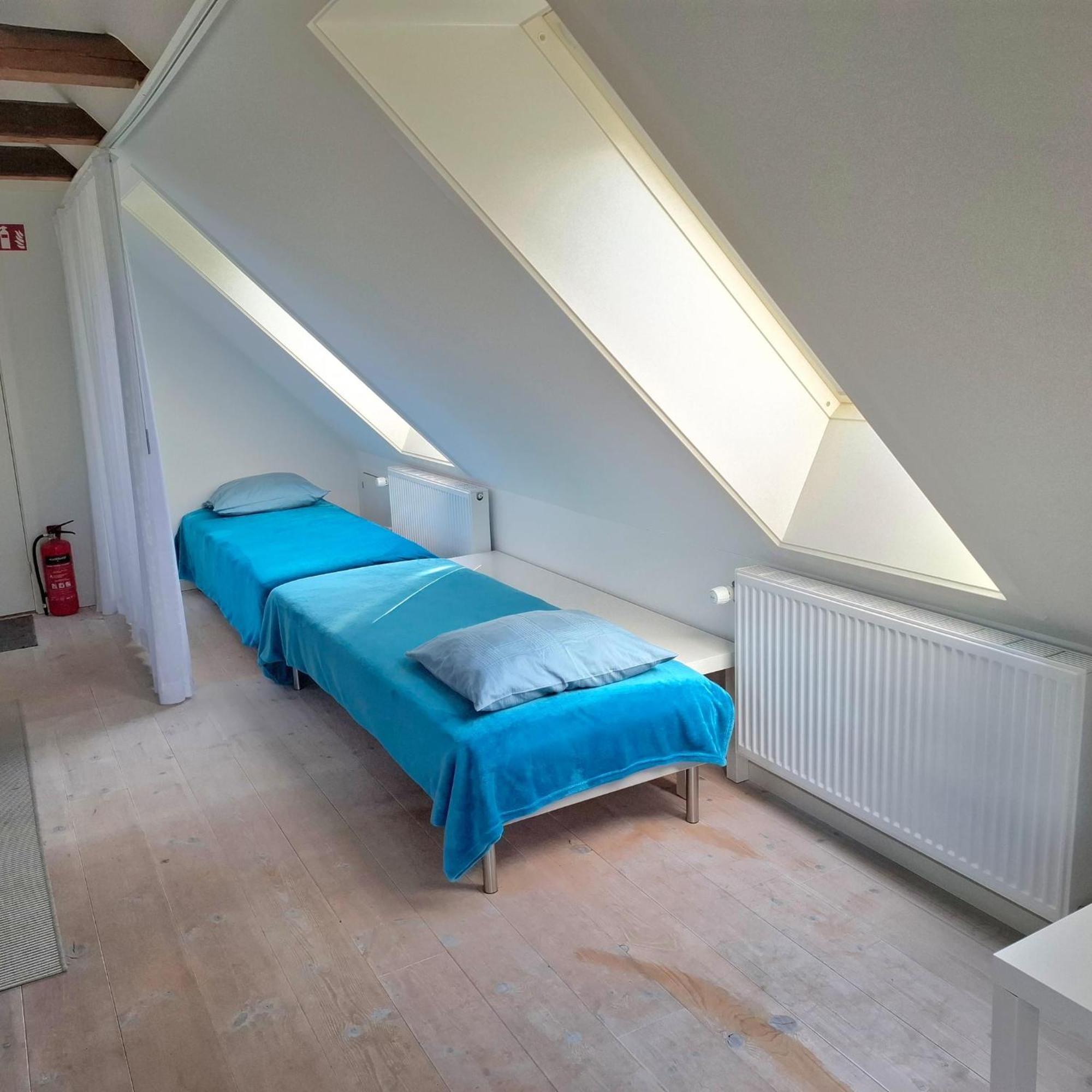 The 'Loft' Apartment- "Den Gule Svane" Guest House - Near Ronne & Beach Bagian luar foto